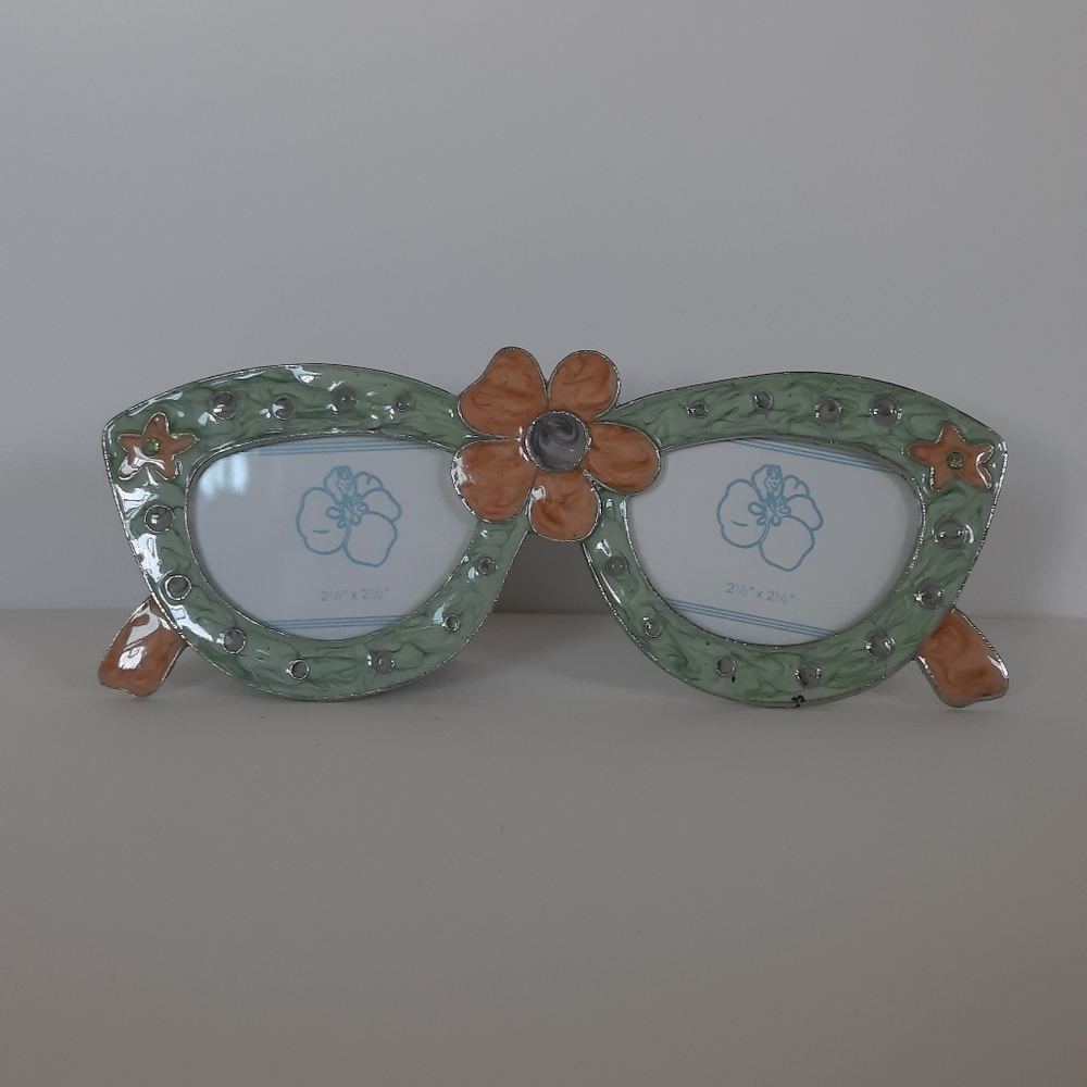 Eyeglass shaped double photo frame